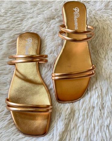 rasteirinha-feminina-metalizada-dourada-atacado-rua-44-goiania 