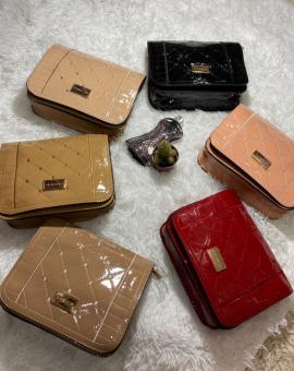 Bolsa Tiracolo Feminina Verniz – Várias Cores