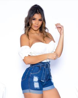 Short Jeans Feminino Clochard Detalhe Destroyed