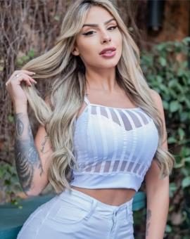 Cropped Branco de Alcinha com Bojo e Detalhe em Tule