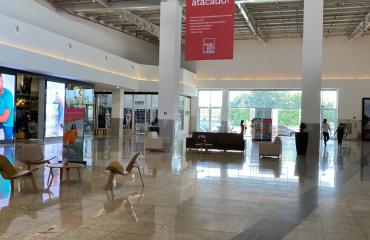 Shopping Mega Polo Área Interna