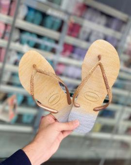 Chinelo Havaianas Feminino Slim Dourada com Glitter