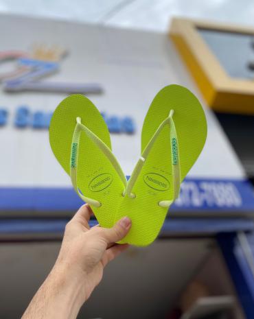 chinelo-havaianas-slim-verde-neon-atacado-rua-44-goiania 