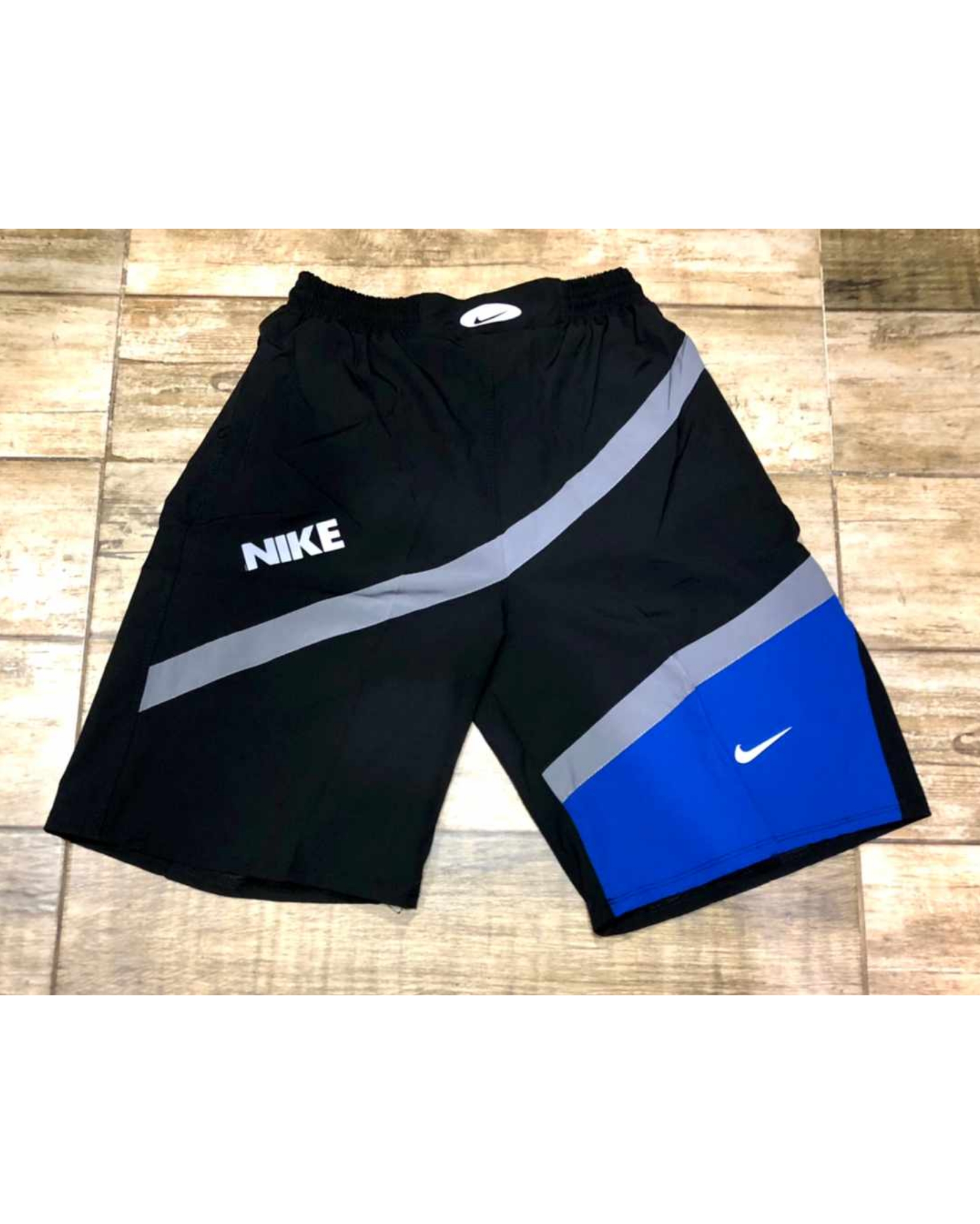 bermuda da nike refletiva