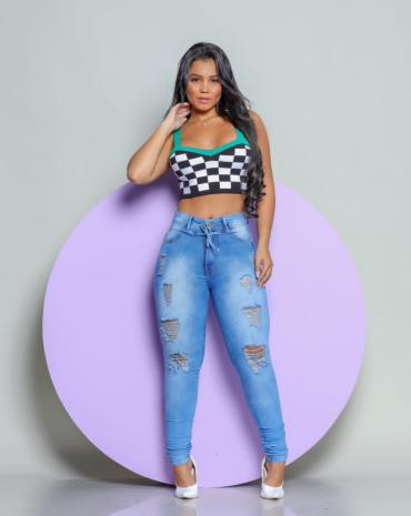 calca-feminina-cintura-alta-com-destroyed-lavagem-clara-atacado-rua-44-goiania 