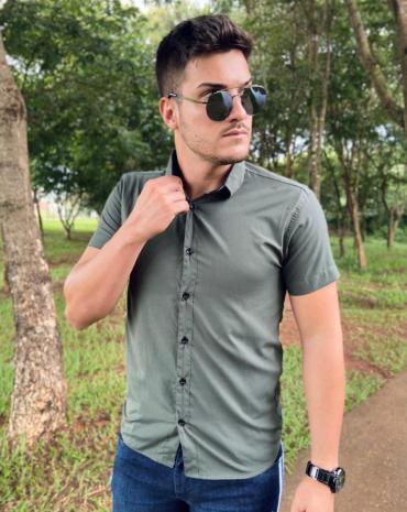 camisa-masculina-manga-curta-lisa-slim-fit-atacado-rua-44-goiania 