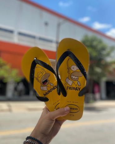 chinelo-havaianas-simpsons-unissex-amarelo-atacado-rua-44-goiania 