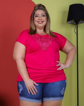 Blusa Plus Size de Manguinha com Bordado em Guipir