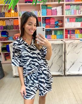 Conjunto Estampado Short e Camisa Casual Estampa Zebra