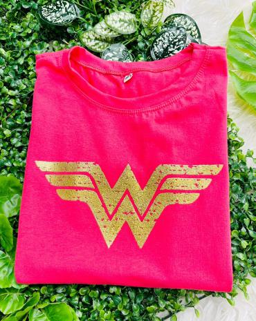t-shirt-feminina-estampada-mulher-maravilha-atacado-rua-44-goiania 