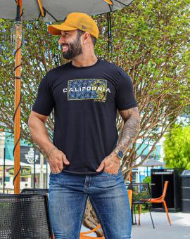 T-Shirt Masculina Estampada Preta