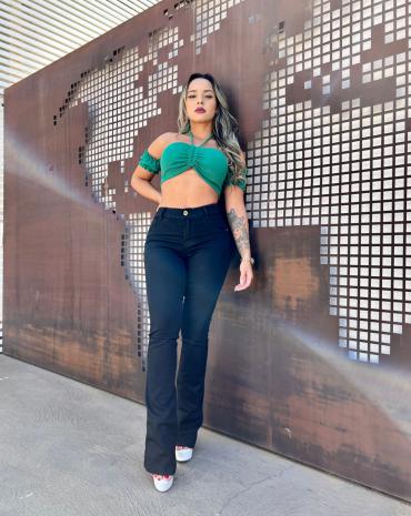 calca-flare-feminina-jeans-preta-cintura-alta-atacado-rua-44-goiania 