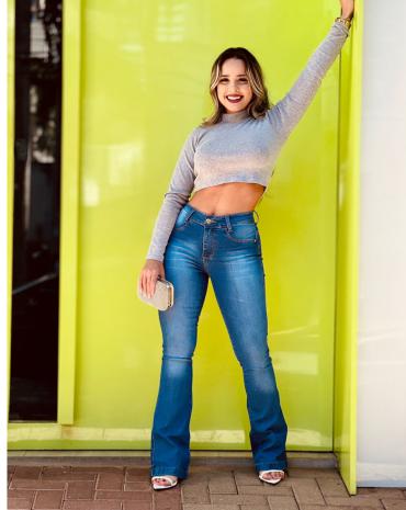 calca-flare-jeans-feminina-cintura-alta-estonada-atacado-rua-44-goiania 