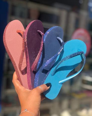 havaianas-femininas-slim-glitter-varias-cores-atacado-rua-44-goiania 