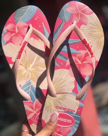 havaianas-feminino-slim-floral-rosa-atacado-rua-44-goiania 