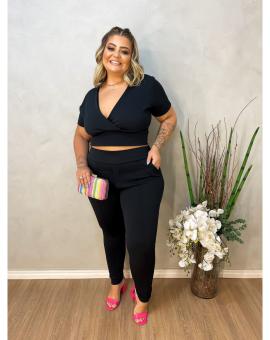 Conjunto Plus Size Calça Cintura Alta e Cropped de Manguinha Preto