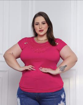Blusa Feminina Plus Size de Manguinha com Detalhe na Frente