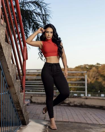 calca-jeans-preta-feminina-cintura-alta-atacado-rua-44-goiania 