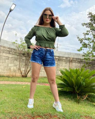 short-jeans-feminino-barra-desfiada-atacado-rua-44-goiania 