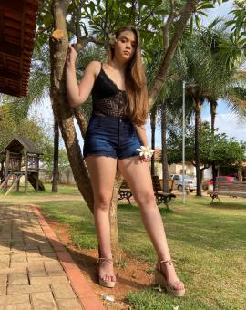 Short Jeans Feminino Barra Desfiada Escuro