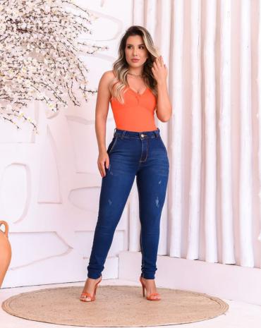 calca-jeans-feminina-tradicional-cintura-alta-com-bolso-faca-atacado-rua-44-goiania 