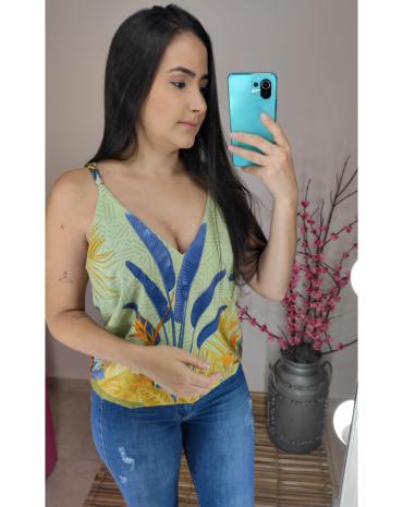 regata-feminina-estampada-com-decote-v-detalhe-nas-costas-atacado-rua-44-goiania 