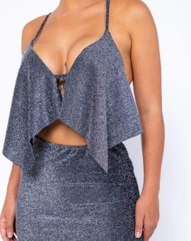 Vestido Curto Decotado Lurex Prata com Babado na Frente