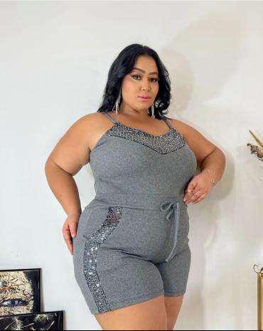 conjunto-plus-size-feminino-short-e-blusa-com-brilho-atacado-rua-44-goiania 