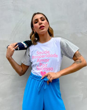 t-shirt-feminina-branca-estilosa-atacado-rua-44-goiania 