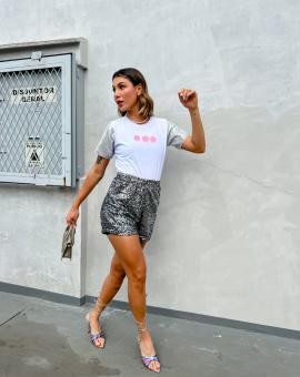 T-Shirt Feminina Estilosa Branca Manga Paetê