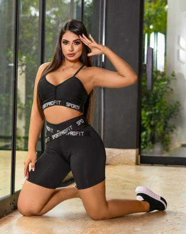 Conjunto Feminino de Academia Short e Top Preto com Elástico