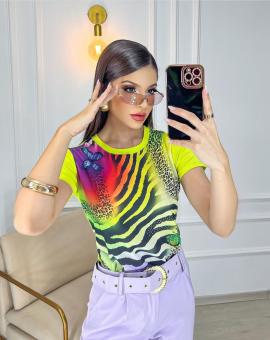 T-Shirt Feminina Manga Curta Estampada Neon