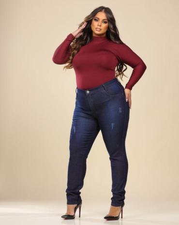 calca-jeans-plus-size-cintura-alta-tradicional-lavagem-escura-atacado-rua-44-goiania 