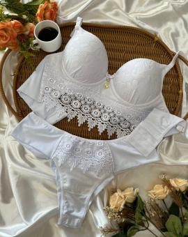 Conjunto Lingerie de Renda Branco com Bojo