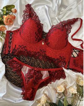 Conjunto Lingerie Sensual com Bojo Detalhe Lateral