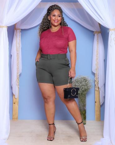 short-alfaiataria-plus-size-com-bolso-e-cinto-encapado-atacado-rua-44-goiania 