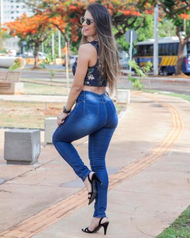 Calça Jeans Cintura Alta Básica - Atacado 44 Goiânia.