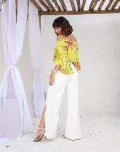 Calça Pantalona Branca com Fenda Atacado na Rua 44 em Goiânia