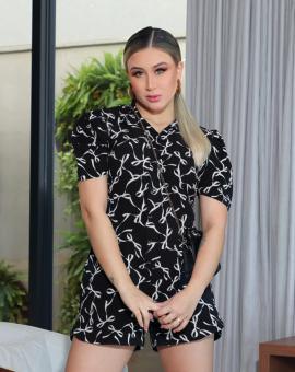 Macaquinho Feminino Moderno Estampado com Botões na Frente