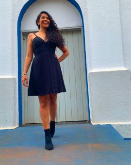 Vestido Curto Soltinho de Alcinha em Viscose