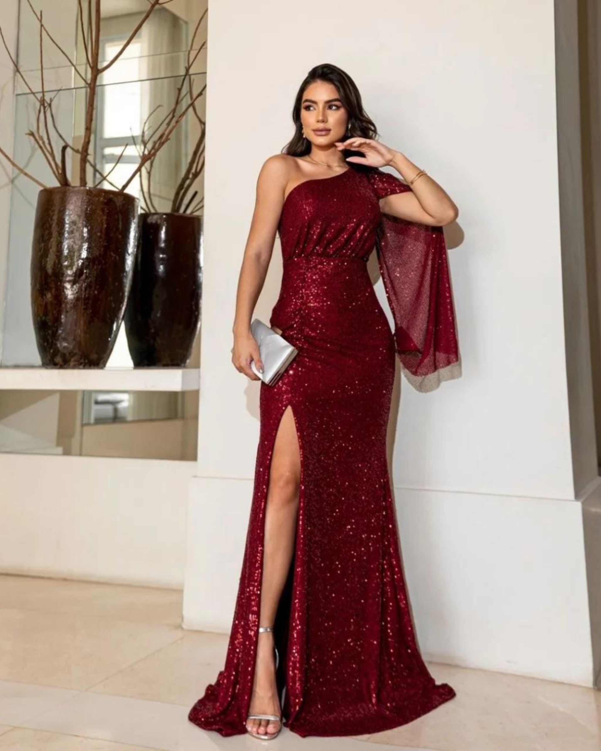 Vestido Longo com Fenda e com detalhes nas costas Marsala - Victorias  Fashion Store - Loja online de moda feminina