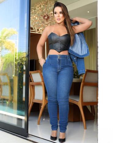 calca-jeans-feminina-skinny-detalhe-em-pence-atacado-rua-44-goiania 