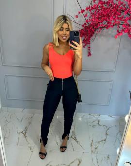 Calça Montaria Feminina Preta com Zíper na Barra