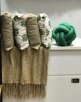 Almofada Decorativa para Sofá com Manta Combinando