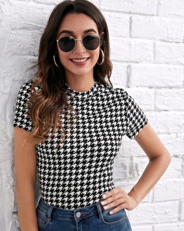 blusa-feminina-canelada-preta-e-branca-atacado-rua-44-goiania 