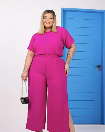 conjunto-plus-calca-pantalona-com-fenda-e-cropped-camisa-atacado-rua-44-goiania 