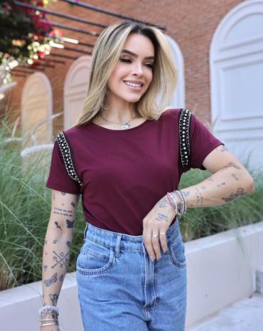 t-shirt-luxo-aplicacao-na-manga-atacado-rua-44-goiania 