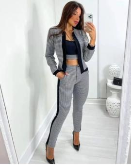 Conjunto Calça, Cropped e Blazer Jacquard Xadrez