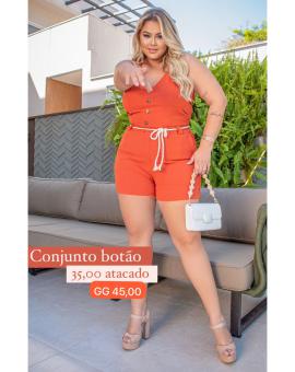 Conjunto Plus Size Short e Cropped de Botões