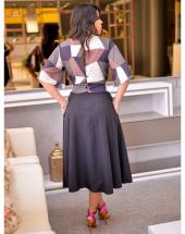 Saia Midi Godê Preta ccom Bolso na Rua 44 em Goiânia